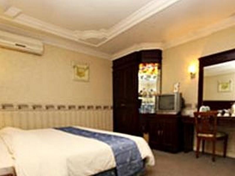 Antares Hotel Medan Exteriör bild
