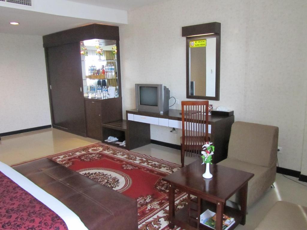Antares Hotel Medan Exteriör bild