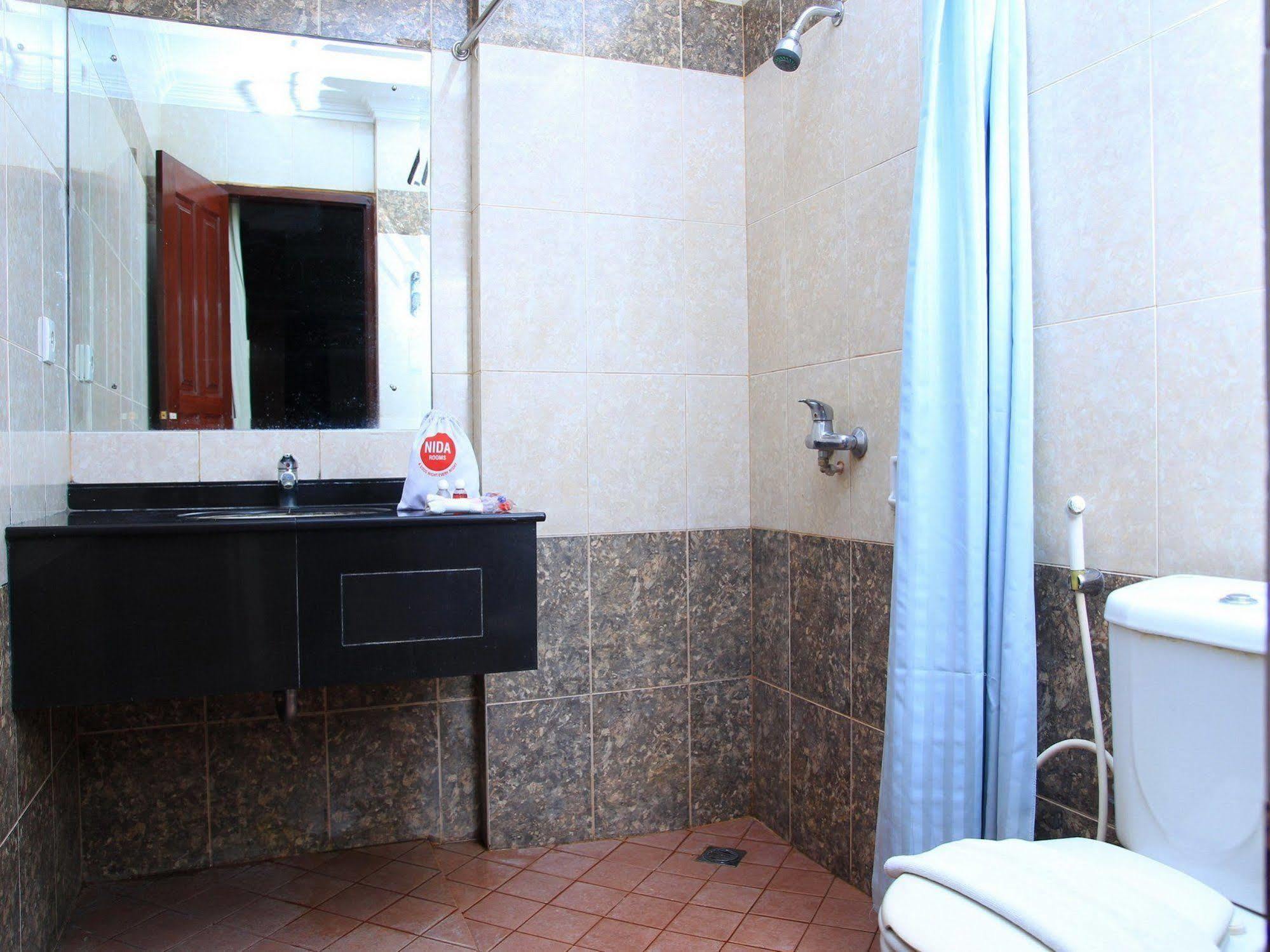 Antares Hotel Medan Exteriör bild