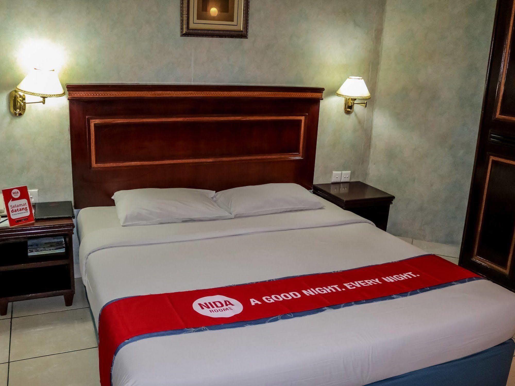 Antares Hotel Medan Exteriör bild
