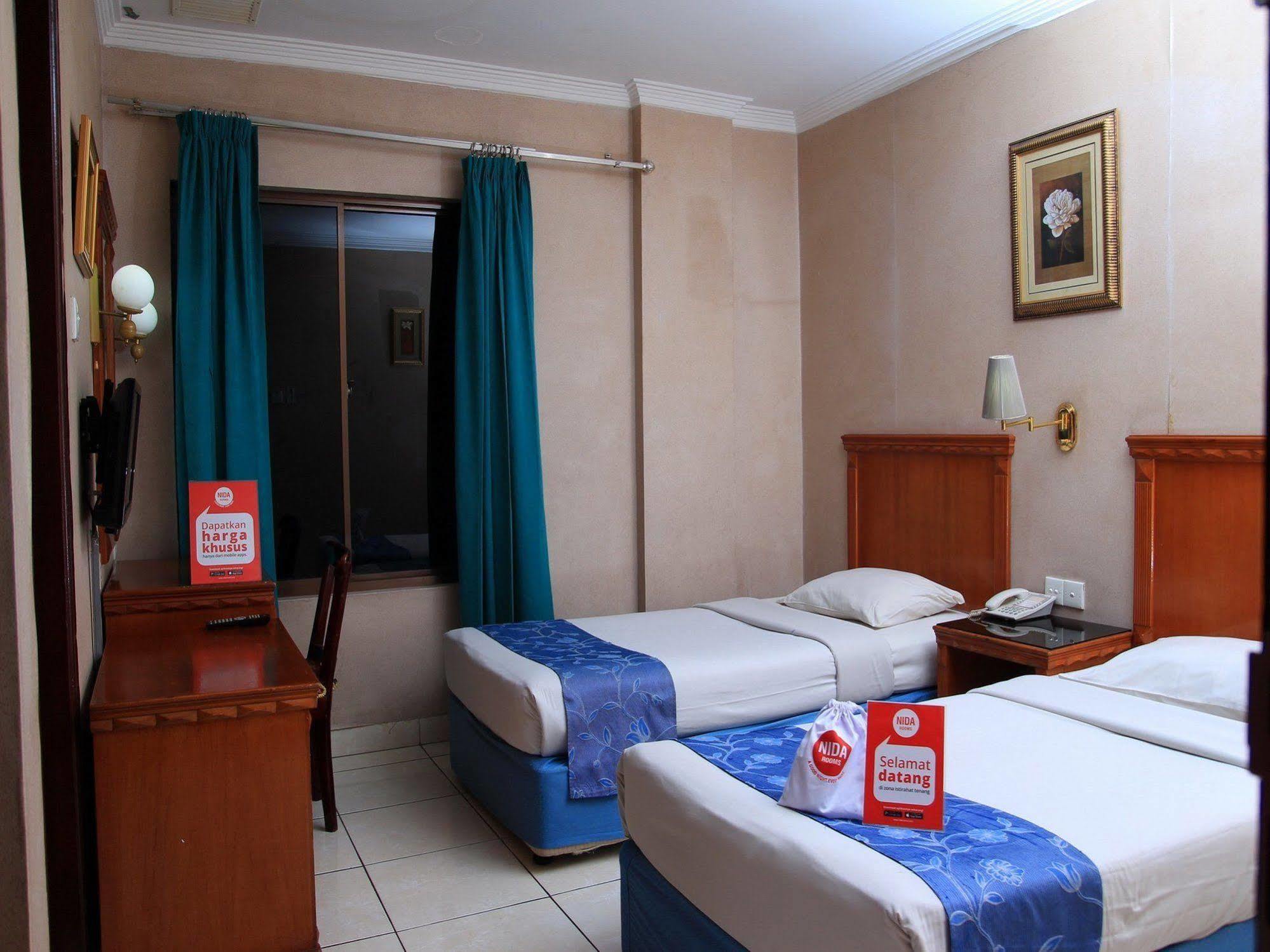 Antares Hotel Medan Exteriör bild