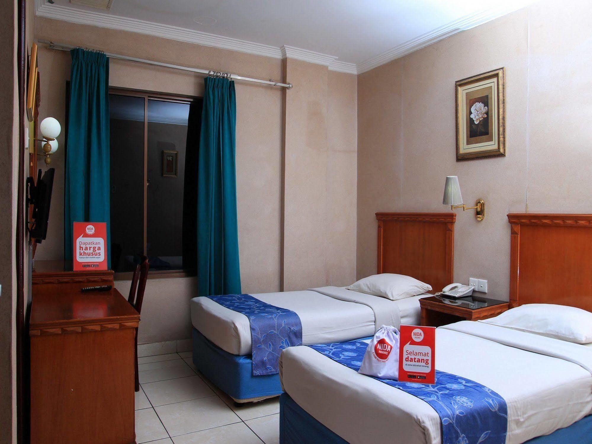 Antares Hotel Medan Exteriör bild